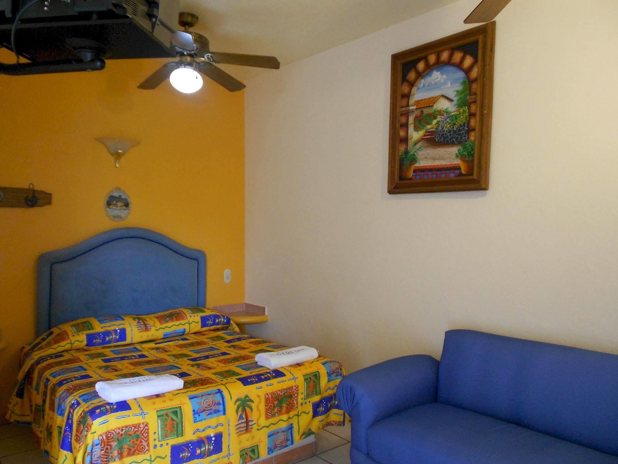Cactus Inn Бусериас Экстерьер фото