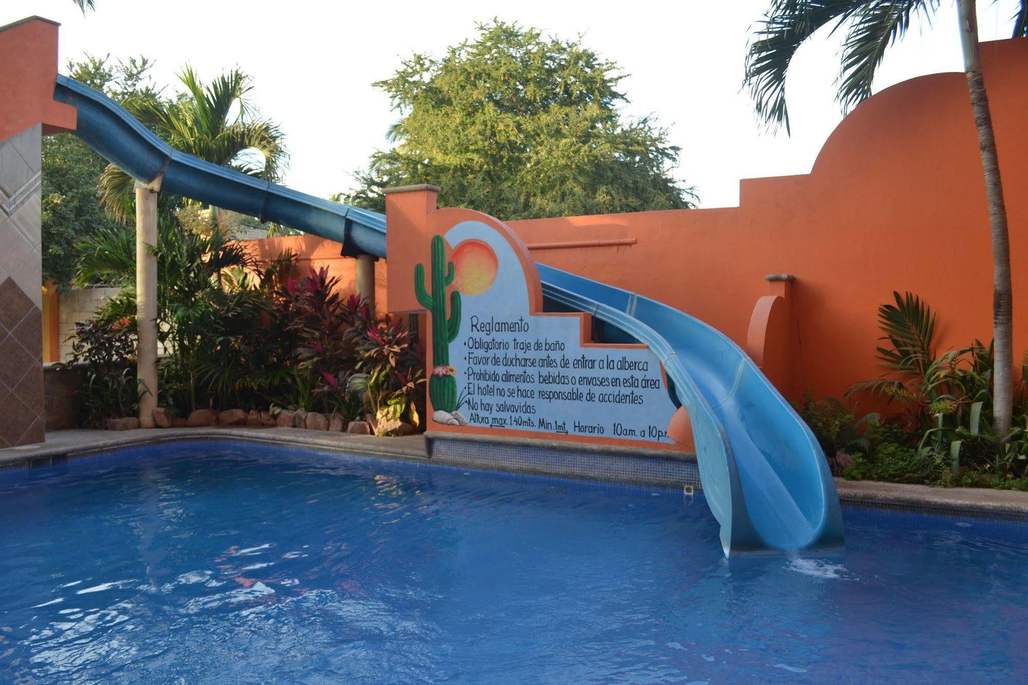 Cactus Inn Бусериас Экстерьер фото